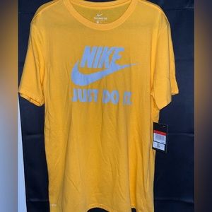 Nike tee